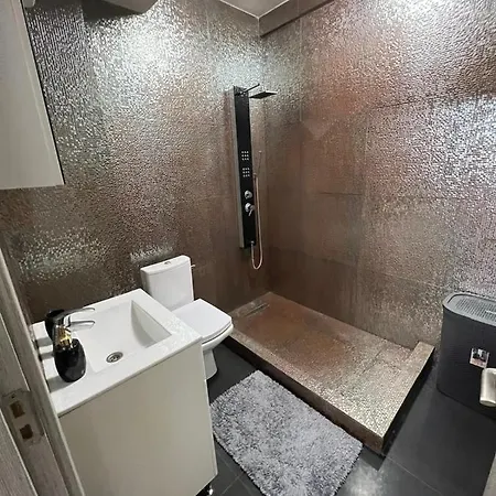 Razvan Residence 아파트